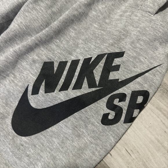 Nike SB Sweatpants Youth XL Gray Skateboarding Joggers 13-15 YRS Kids Logo - Picture 4 of 7